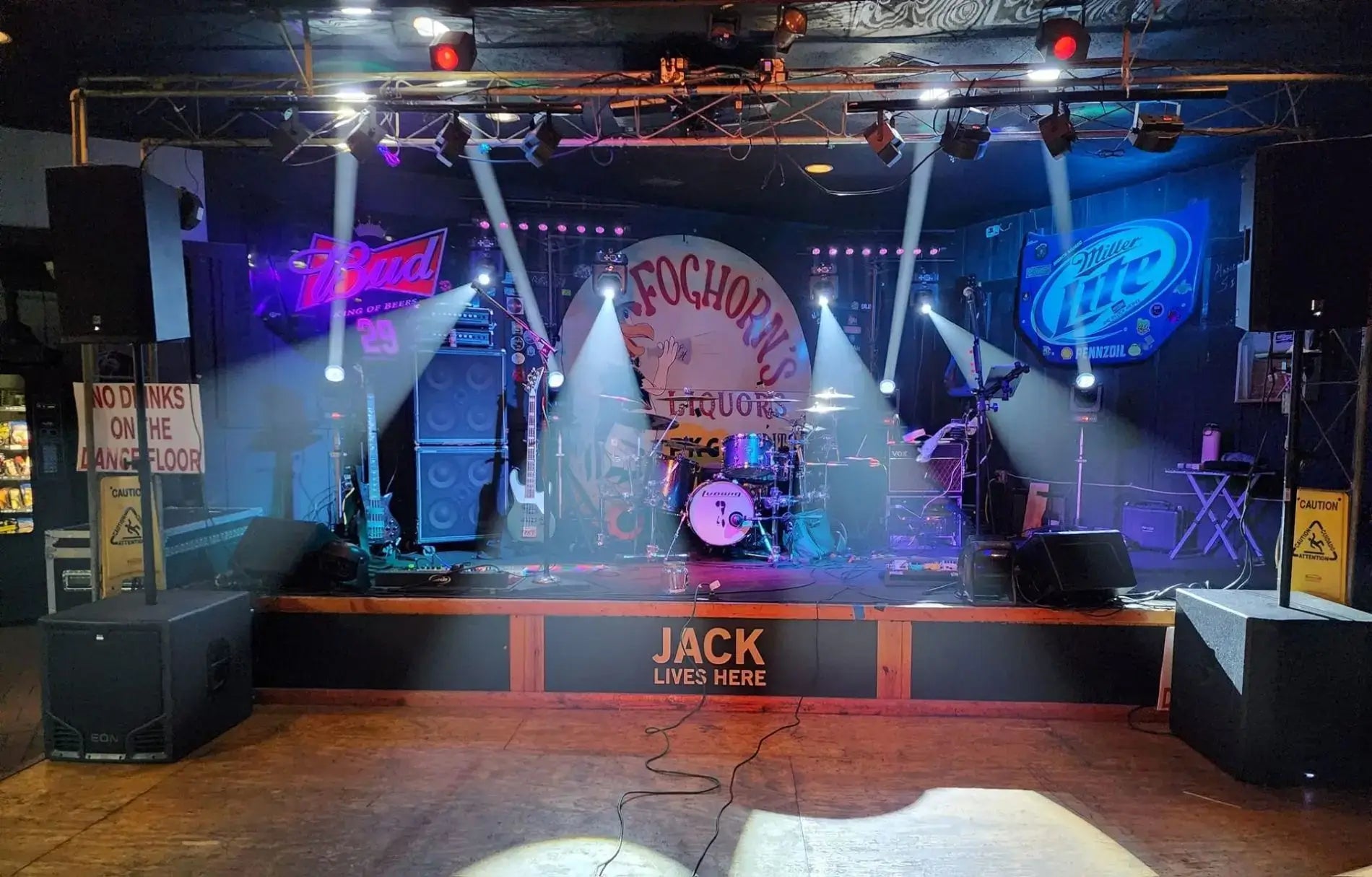 Shehds stage lighting for a live band