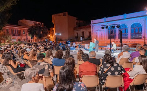 Como Montar Luzes de Palco: Opções Explicadas de Teto, Parede e Chão