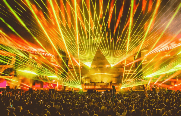 Die besten Laser für Lichtshows: Top-Empfehlungen für verschiedene Veranstaltungsorte