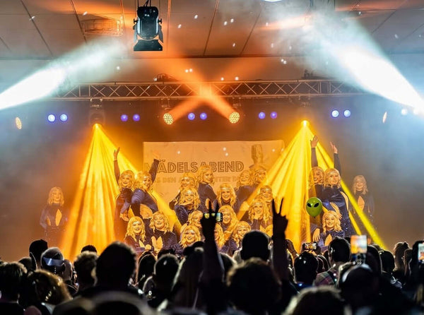 Jahrmarktsbeleuchtung: Mit Bühnenlicht Outdoor-Events zum Leben erwecken