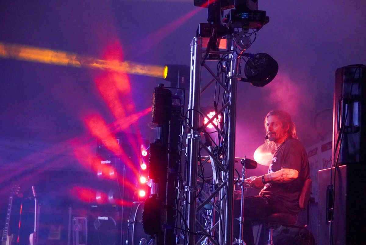 wash light beams for a festival live