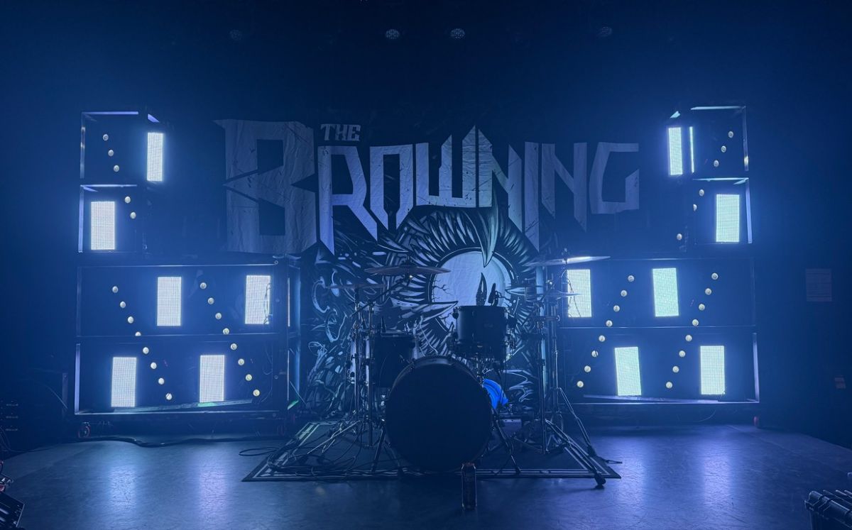 strobe lights for a band performance